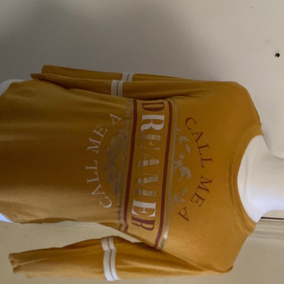 Mustard yellow shirt that says “I am a dreamer” - Picture 1 of 1